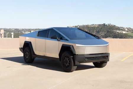 2024-tesla-cybertruck_4165.jpg